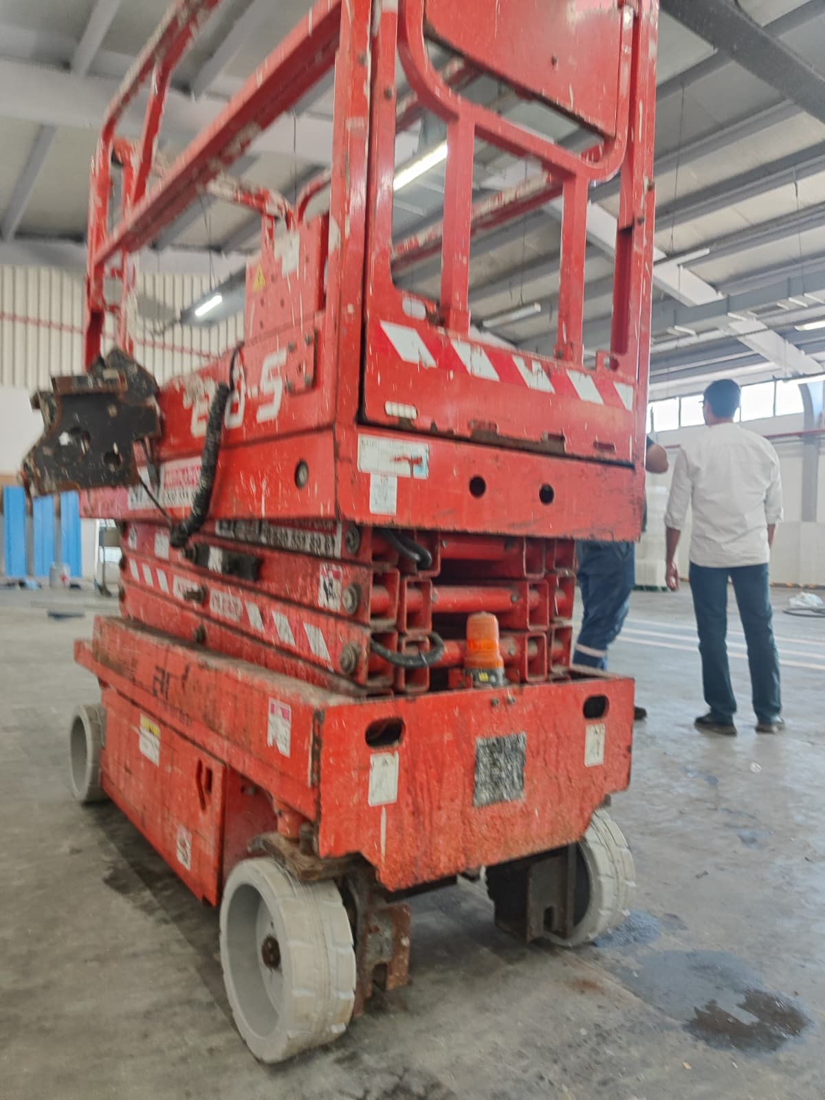 Fabrika içi platform ile tesisat çalışması