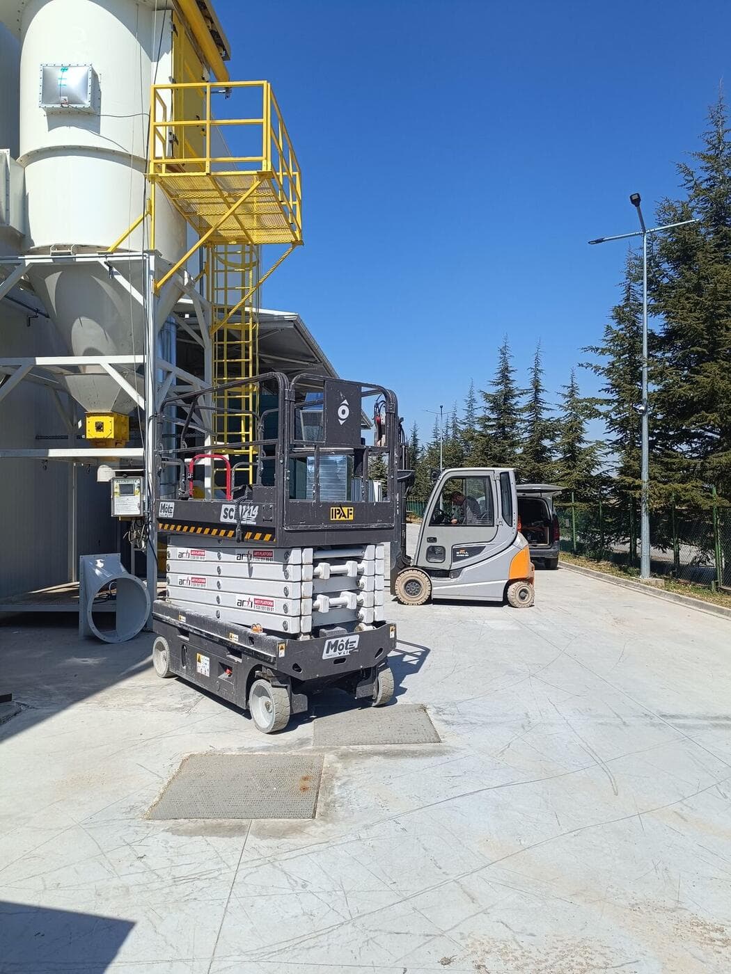 Kırsal sahada platform ile bakım çalışması
